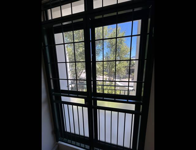 230M² BUILDING TO LET IN TOKAI